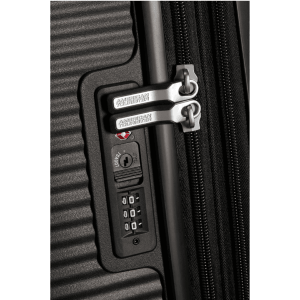 11 American Tourister Soundbox Spinner Check-in Suitcase, 77 cm