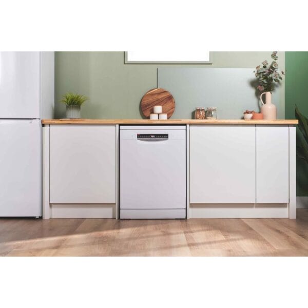 Bosch Series 4 SMS4EKW06G Freestanding Dishwasher, 60cm, White [Energy Class B]