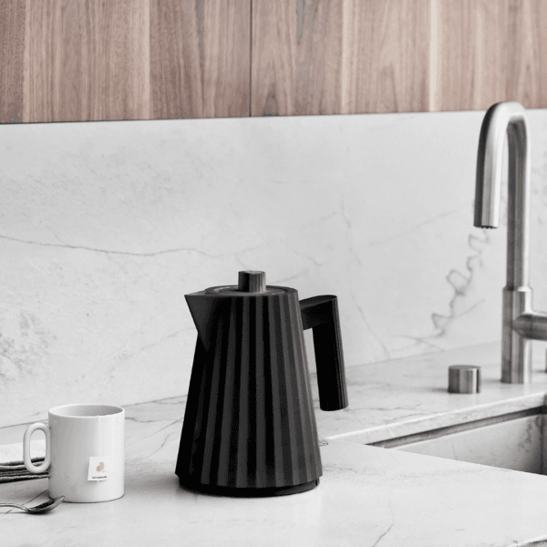 Alessi Plissé MDL06/1BUK - Electric Kettle