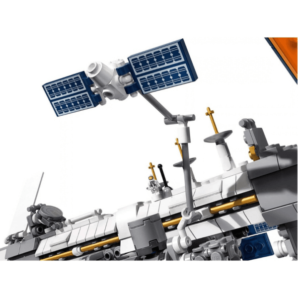 LEGO Ideas International Space Station 21321 Building Kit, Adult Set for Display