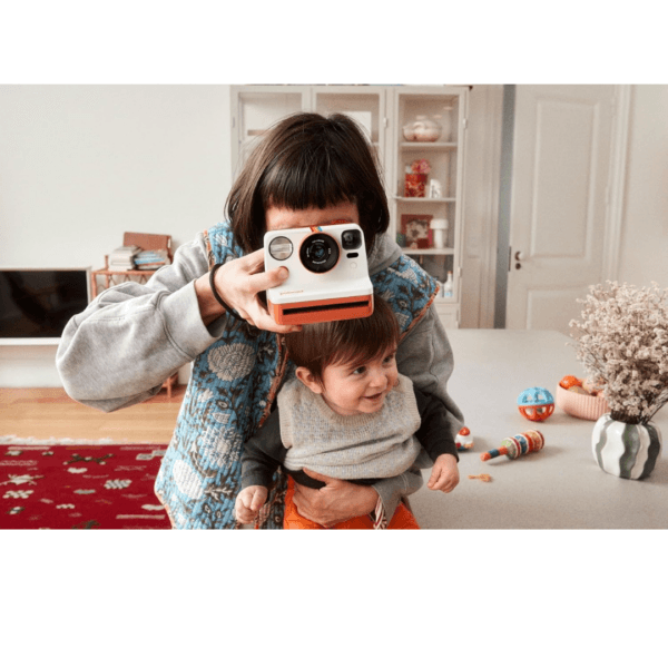 Polaroid NOW Gen3 - Artic Blue + Color Film Bundle (16 photos)