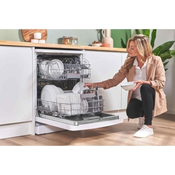 Bosch Series 4 SMS4EKW06G Freestanding Dishwasher, 60cm, White [Energy Class B]