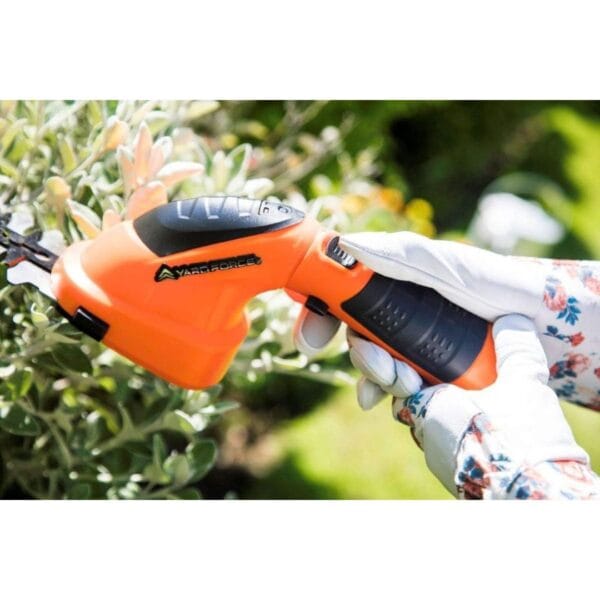 Yard Force 7.2V Cordless Edging Grass & Hedge Shear Set with Li-Ion battery and Charger - LH A17