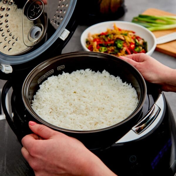 81dEH-6aKfL._AC_SL1500_ Yum Asia Sakura Rice Cooker - Black and Silver - 8 Cups