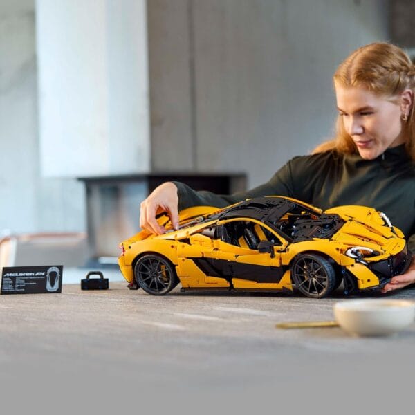 LEGO Technic McLaren P1-42172